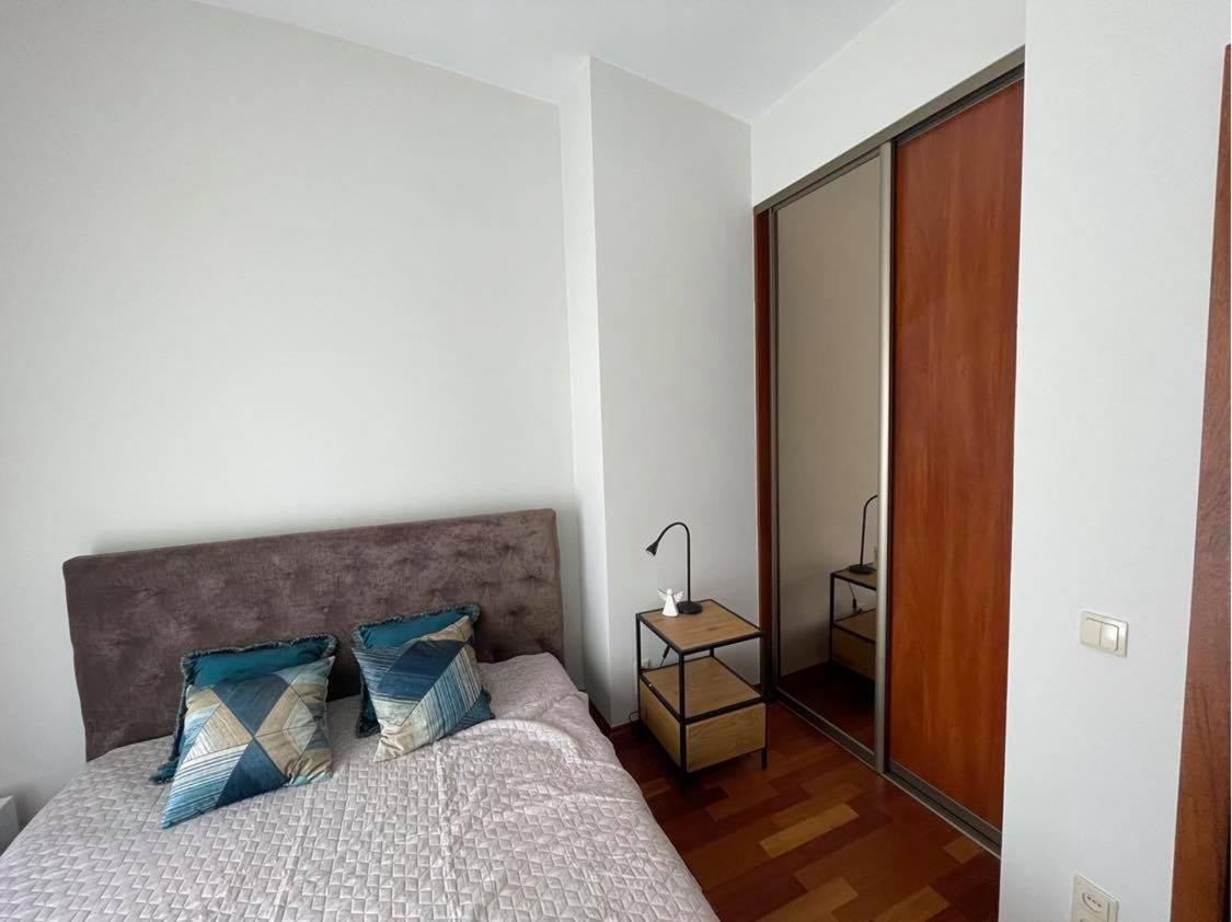 אוסטראון Antresola Apartament Zeta Park מראה חיצוני תמונה
