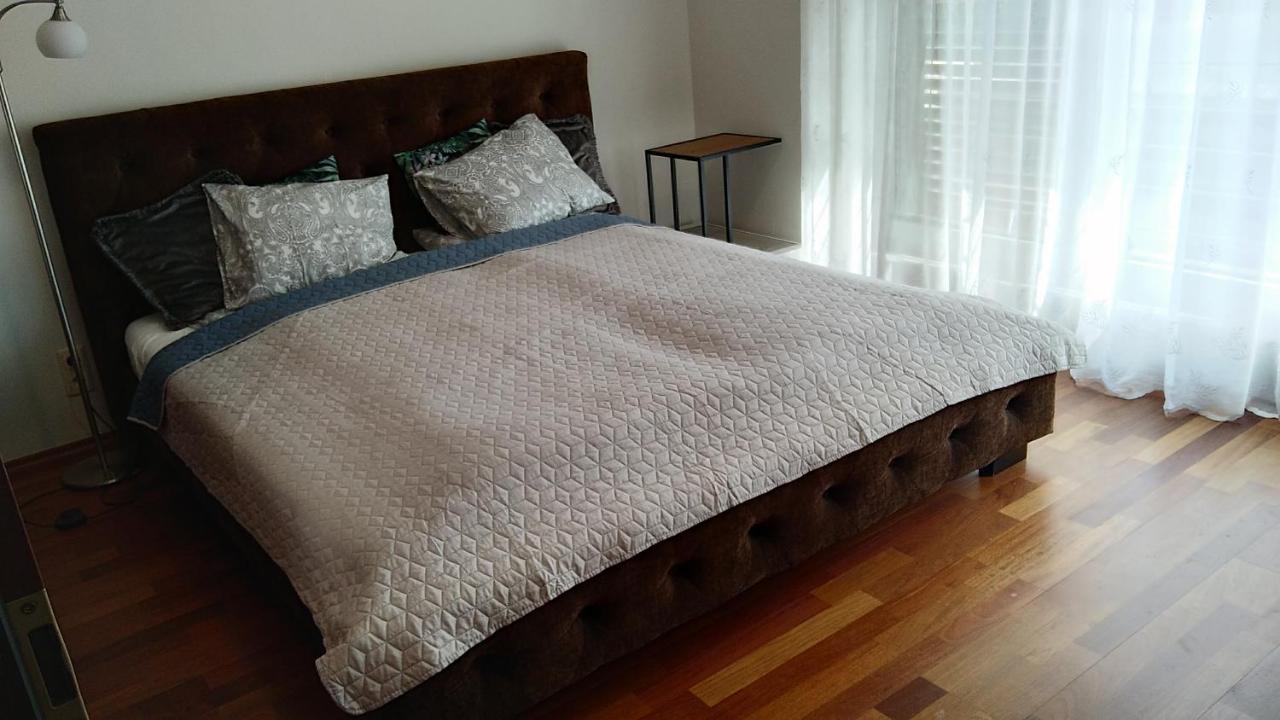 אוסטראון Antresola Apartament Zeta Park מראה חיצוני תמונה